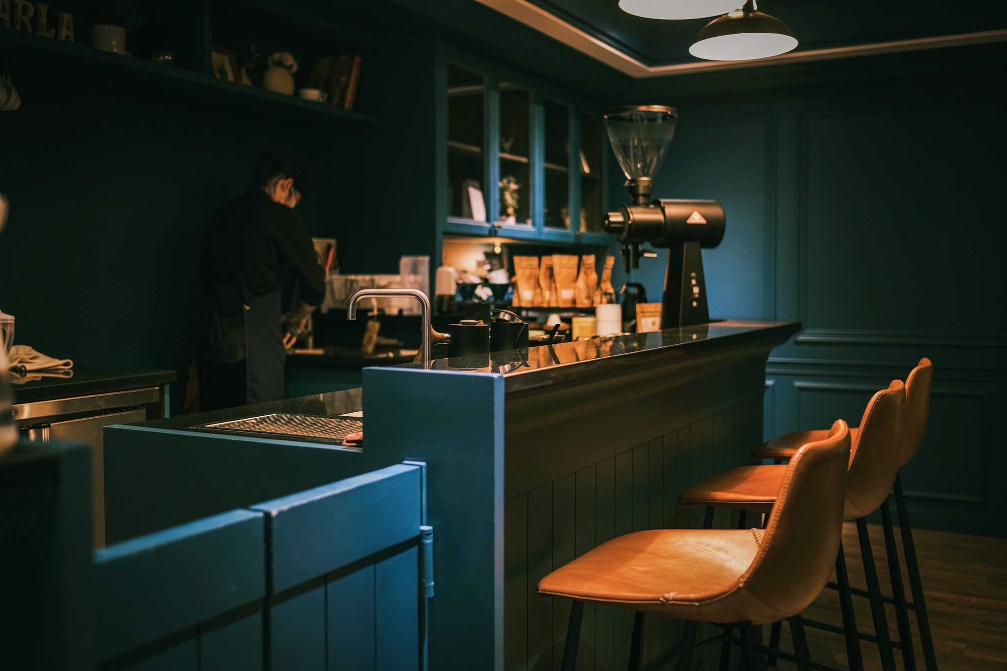 Interior de tostaduría de café de especialidad